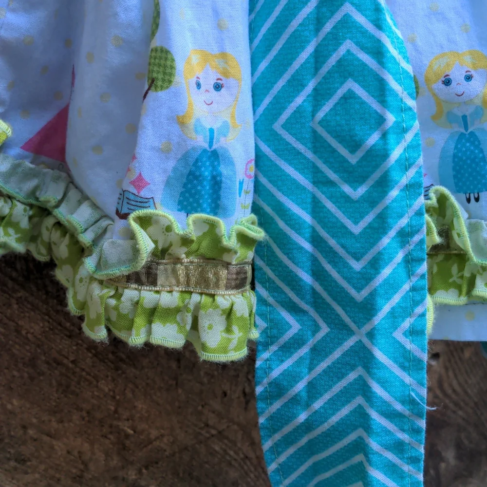 Dress or pinafore with gathers & ruffles 12-18 - Picture 9 of 11